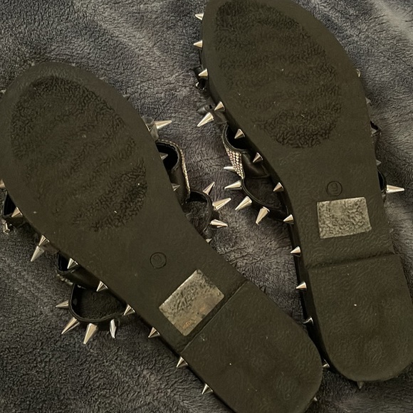 Cape Robbin Extreme Spiked Sandal Black  Size US 9 - Picture 9 of 10
